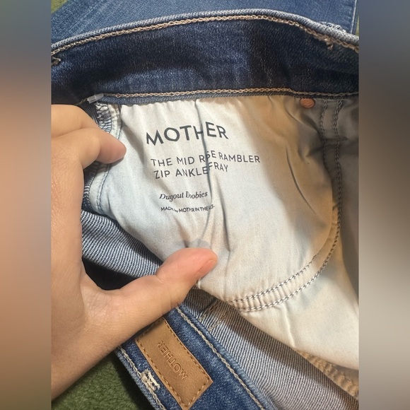 Mother Mid Rise Rambler Jean - Picture 9 of 10